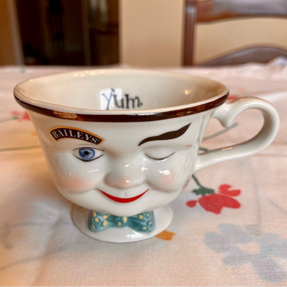 Vintage 3 Baileys Houses and Baileys Mr. Yum Winking Eye Face Coffee Mug